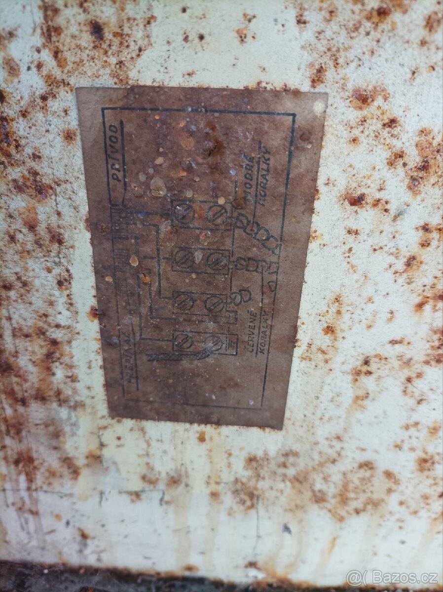 Stará chladnička, lednička - 3