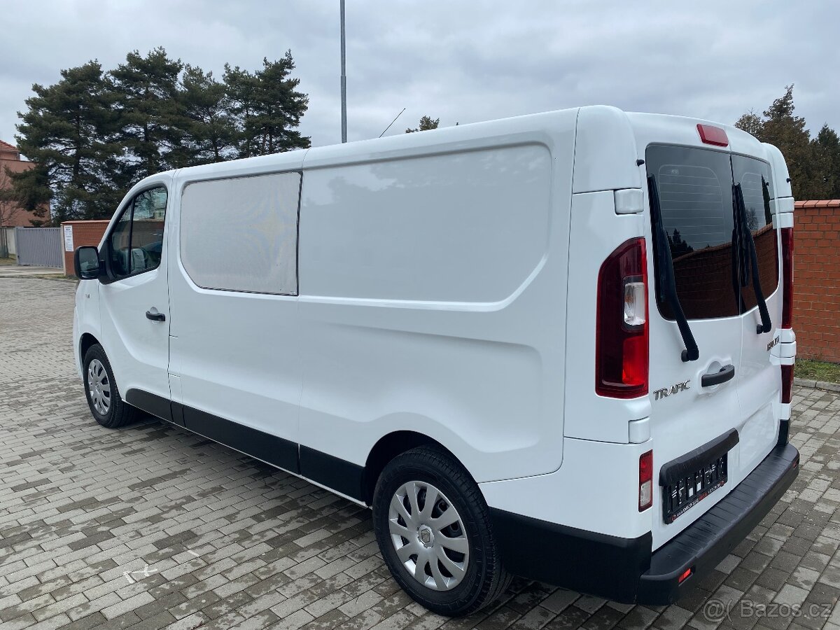 Renault Trafic 1.6DCi, 5-MÍST, 1.MAJ.ČR, VÝB.STAV - 3