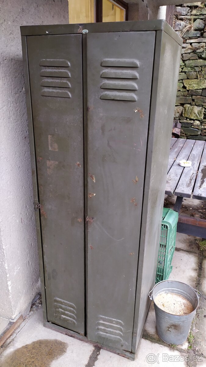 Šatní dílenské skříně - 3