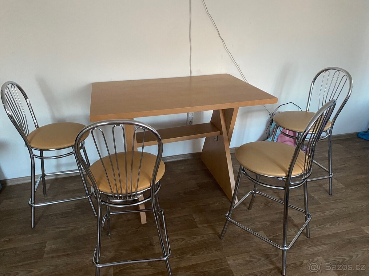 Jídelní stůl + 4 židle - 3