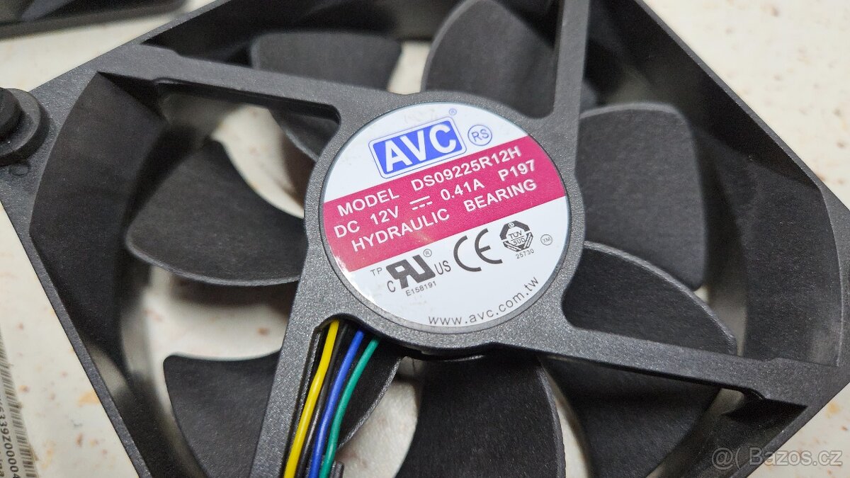 Sada 3ks ventilátorů 92mm (Foxconn & AVC) - 3