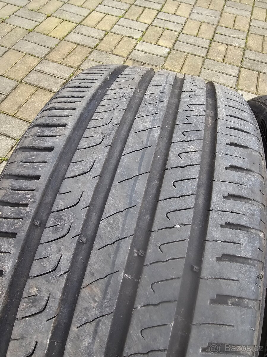 235/40/18 letní Barum - 3