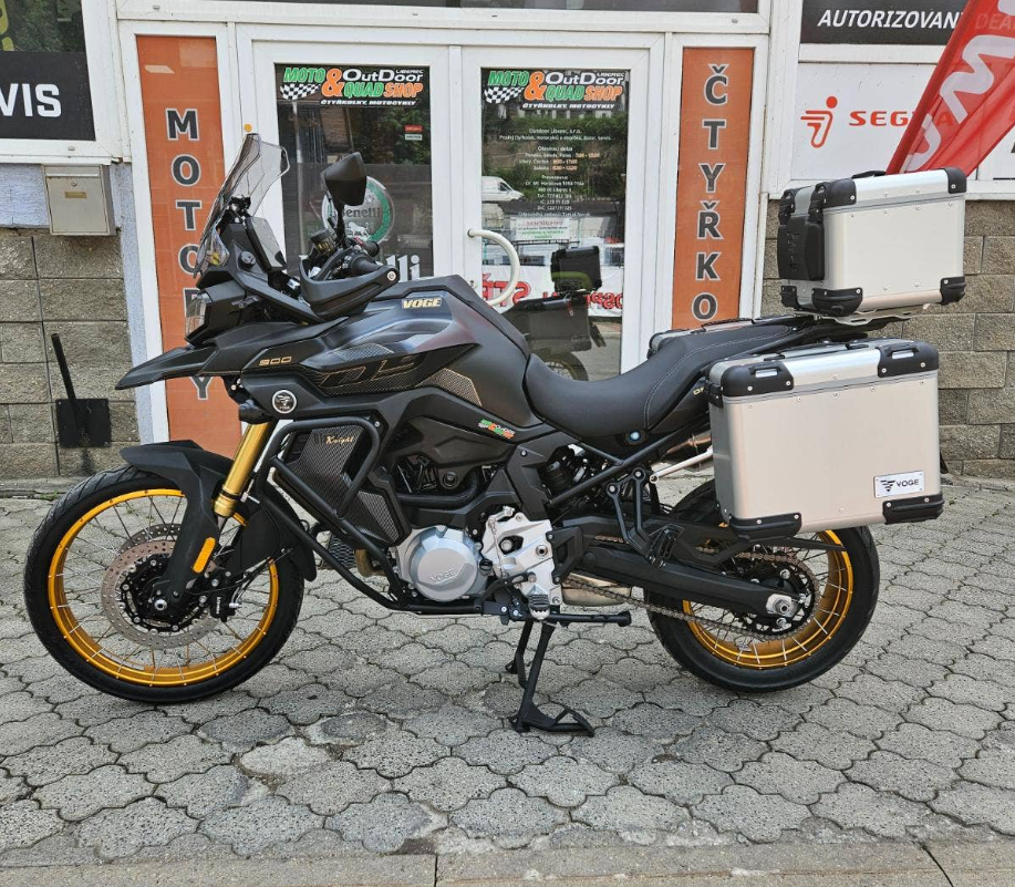 Voge 900 DSX, SKLADEM