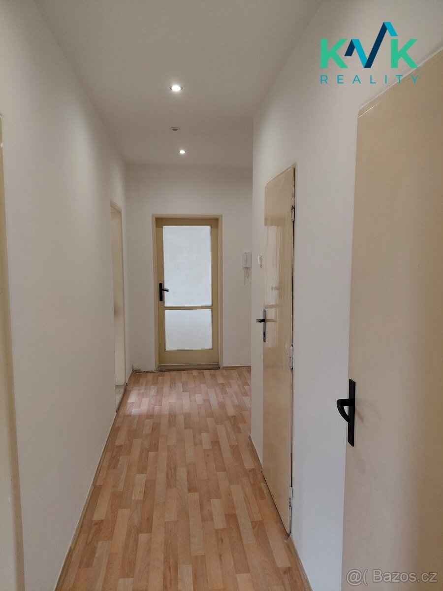 Pronájem bytu 3+1, 74 m2, 1.patro, ul. Lidická, Ostrov - 3