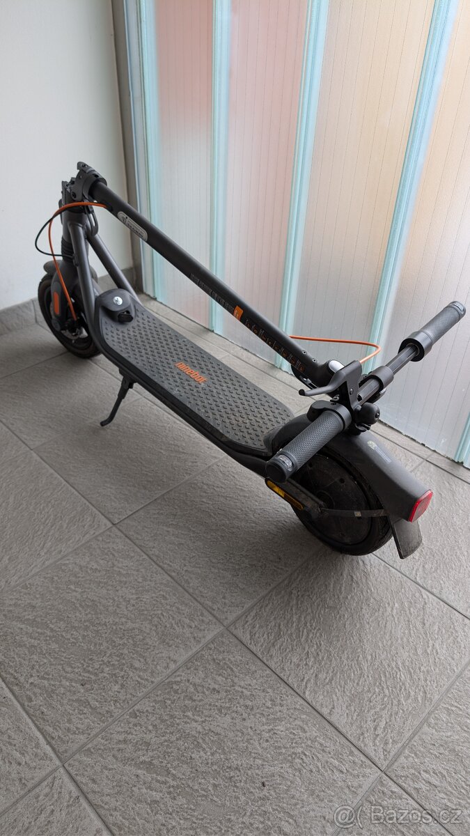 Elektrická koloběžka / Elektrokoloběžka Ninebot - 3