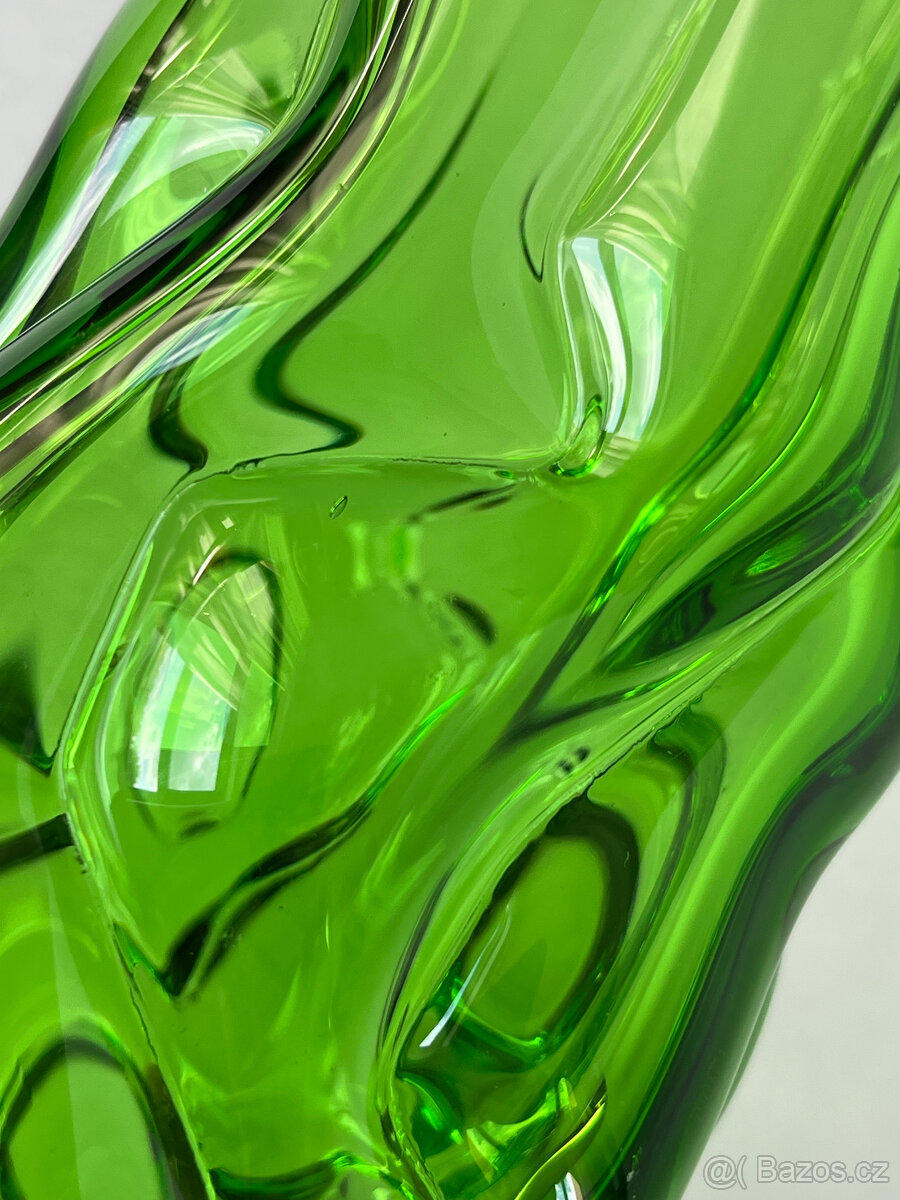 Váza Mozek 24.5 cm, zelené hutní sklo, Pavel Hlava - 3