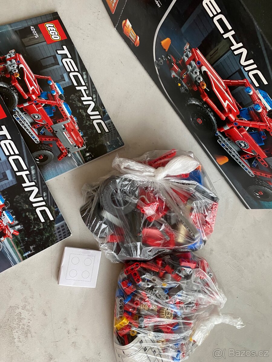 Lego Technic 42075 - Zachranarske auto - 3