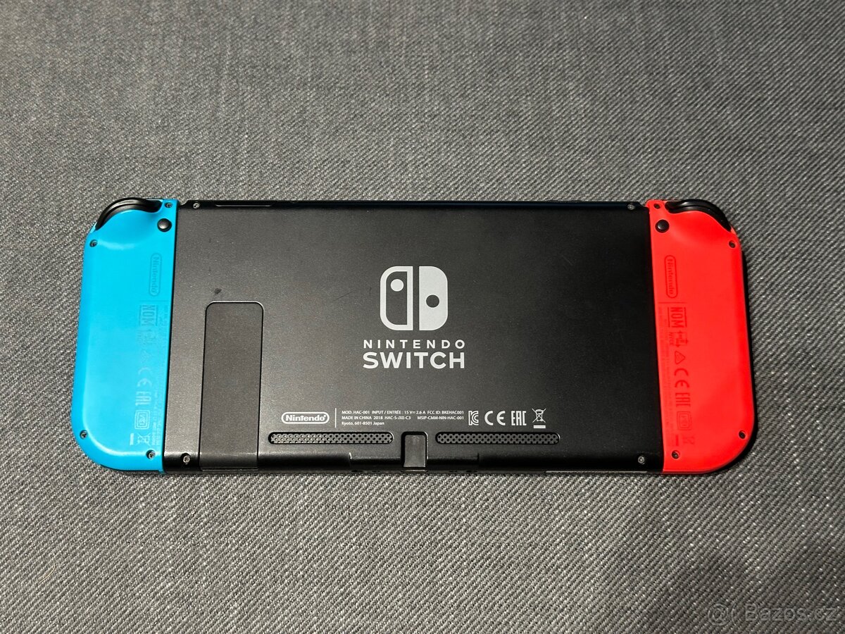 Nintendo Switch + 7 her + 2 ovladače JoyCon - 3