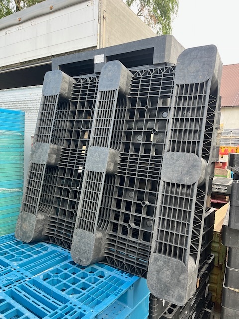 Pevnostní kontejnerové plastové palety , QPAL 1140HB,114x114 - 3