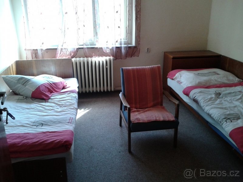 U METRA - LEVNÉ BYDLENÍ - 3