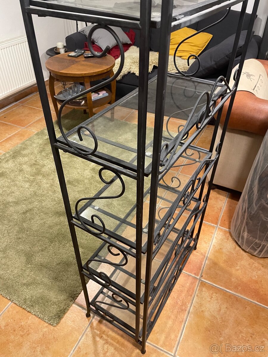 Stara skádací vitrína - 3