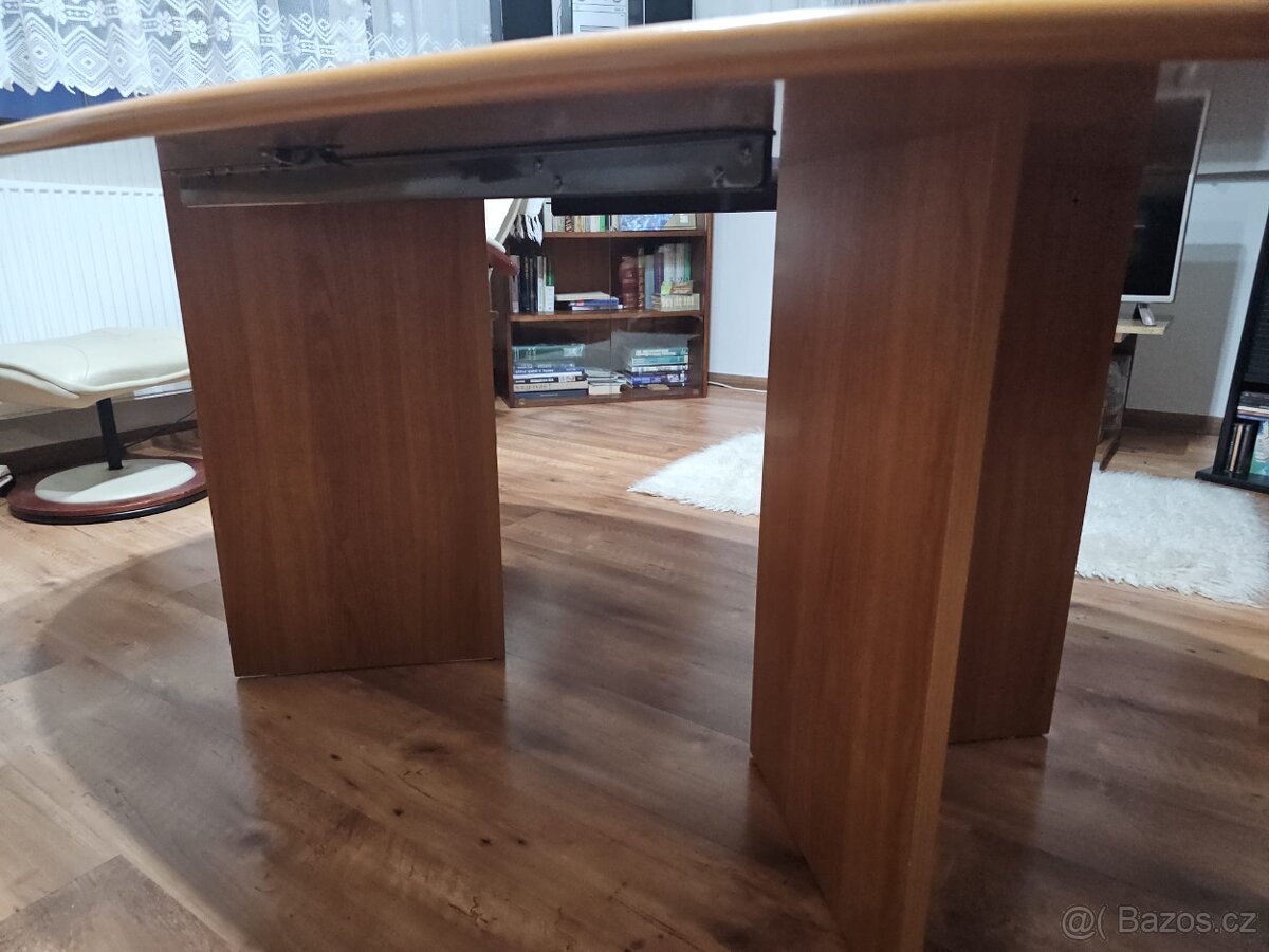 Kuchyňský stůl s židlemi - 3