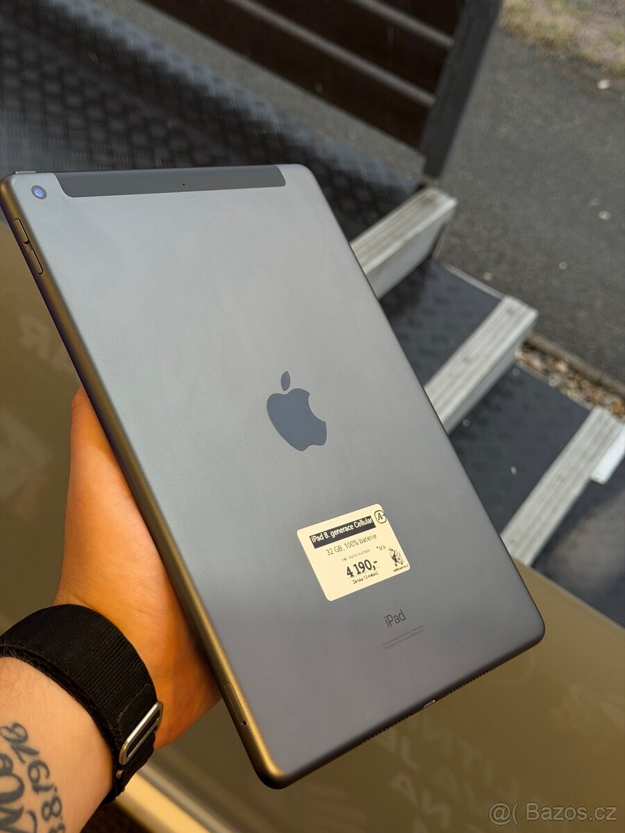 Apple iPad 8 - CELLULAR - 12M ZÁRUKA - 3