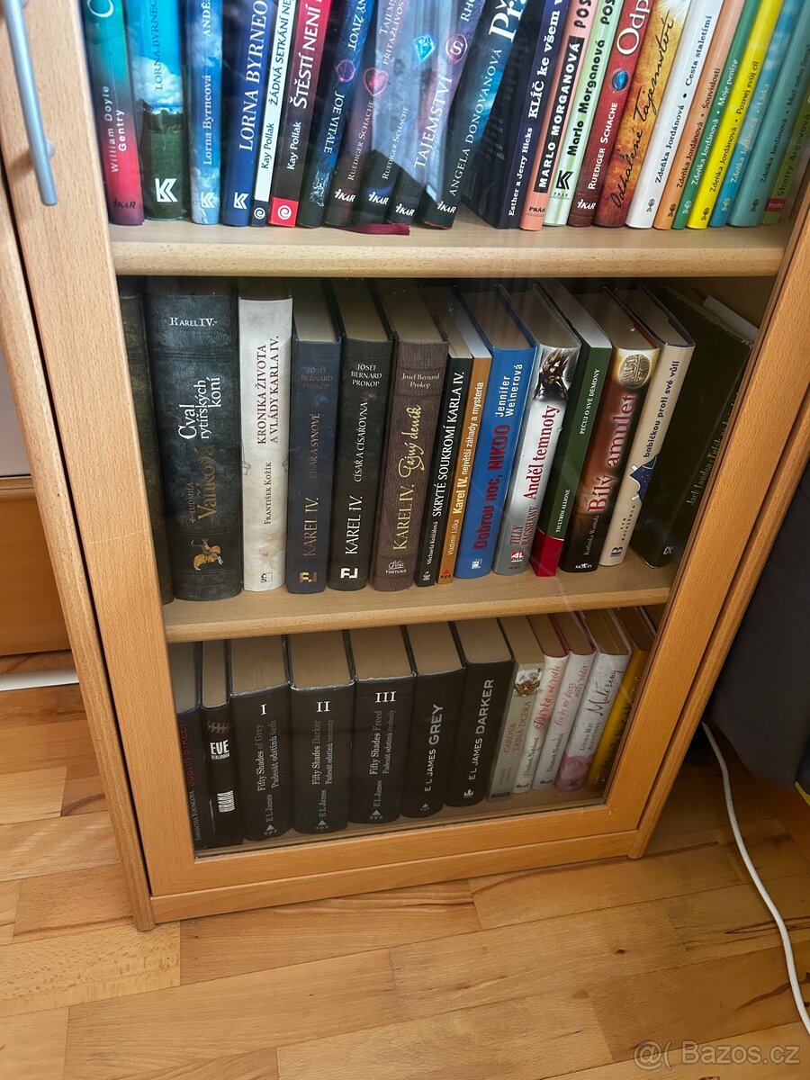 Skříňka/ knihovna - 3