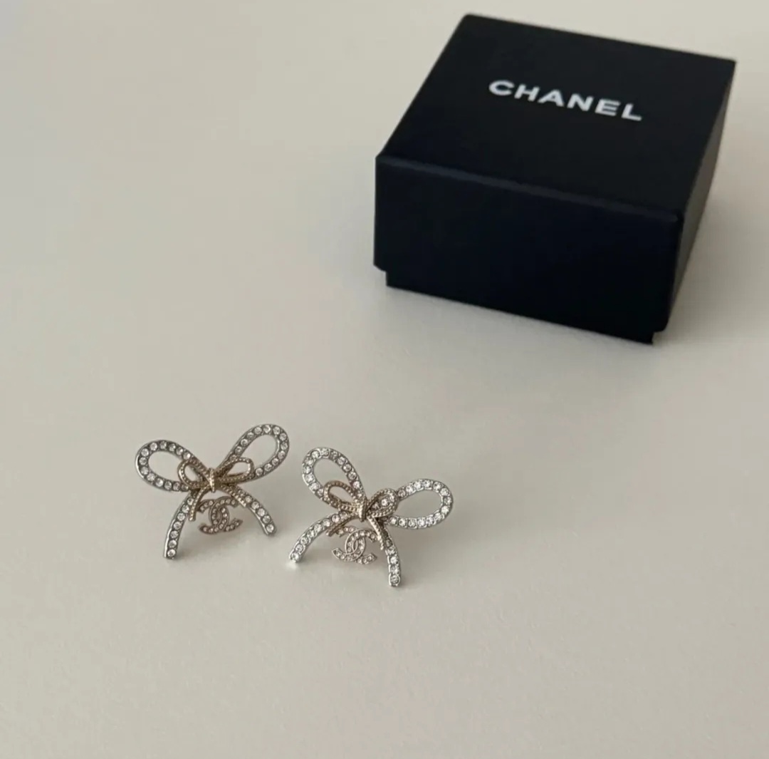 Chanel CC Crystal Strass Bow Stud Earrings Gold - 3