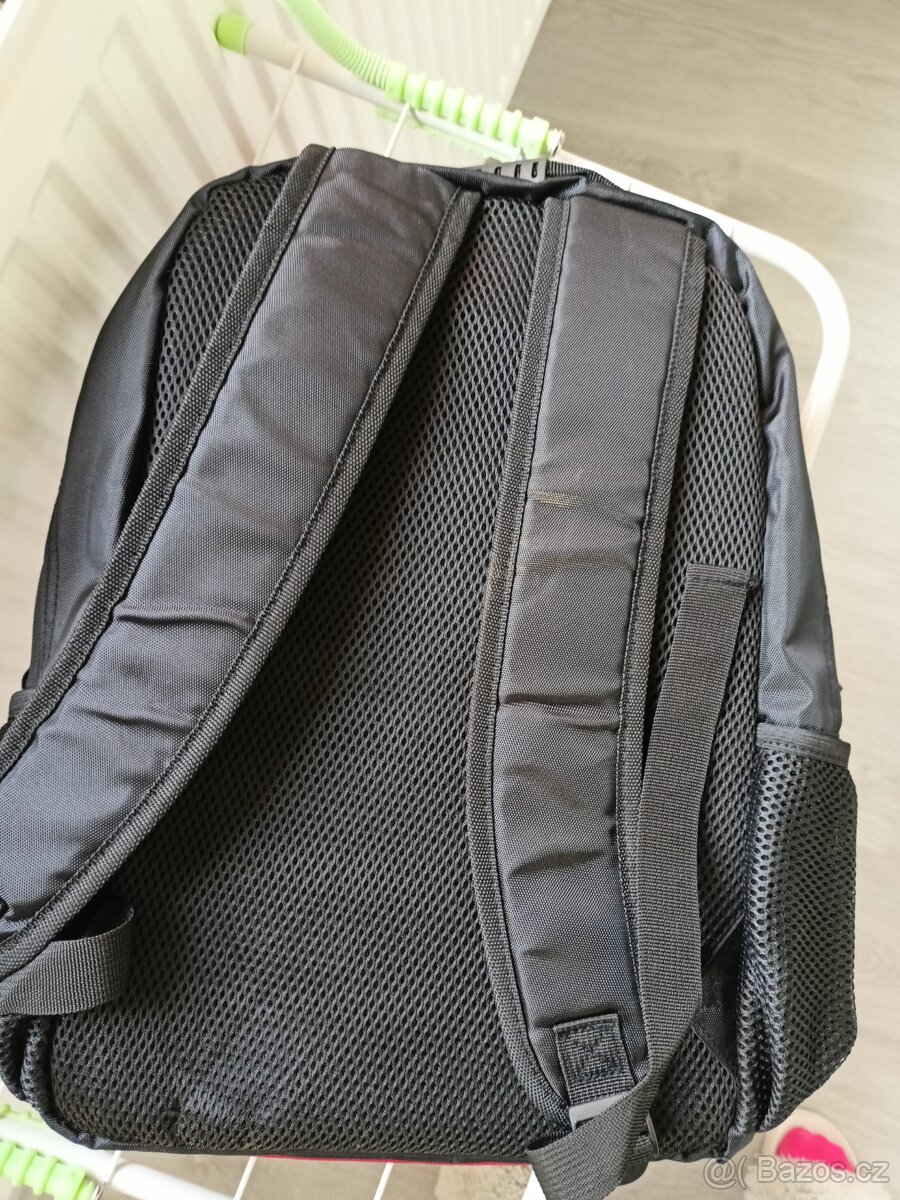 NOVÝ BATOH ,,FERRARI" - 3