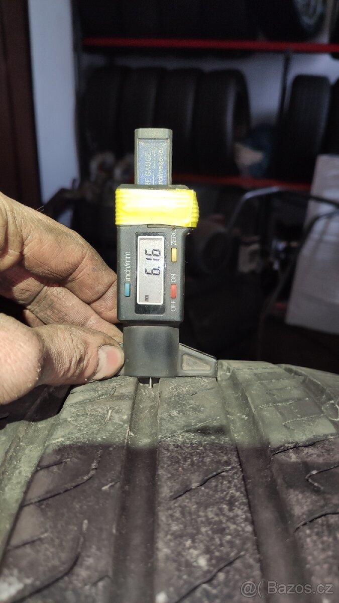 225/45 R17 - 3