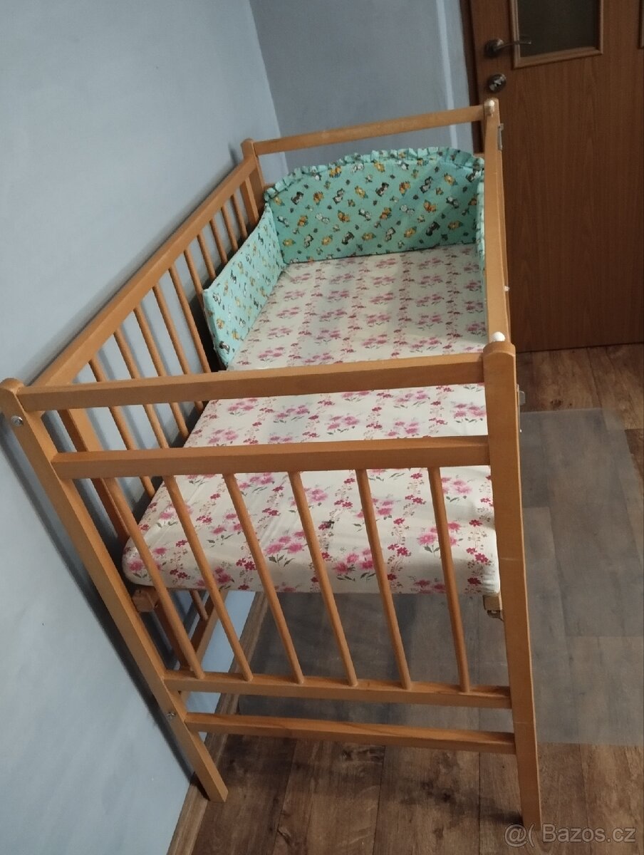 Dřevěná dětská postýlka - 3