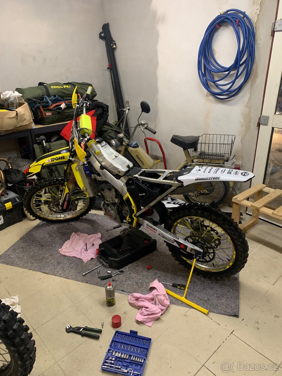 Suzuki RMZ 250 2011