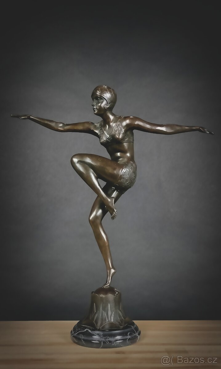 Bronzové sochy - ženské akty - 3