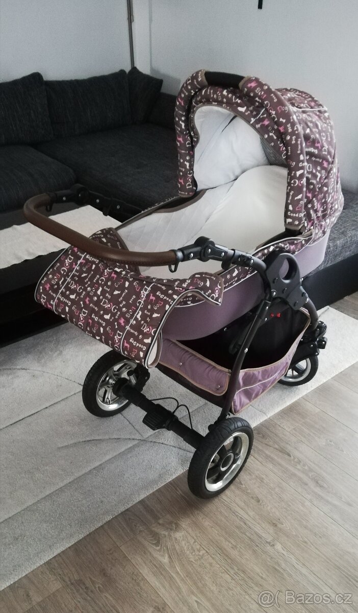 Kočárek s dalším příslušenstvím - 3