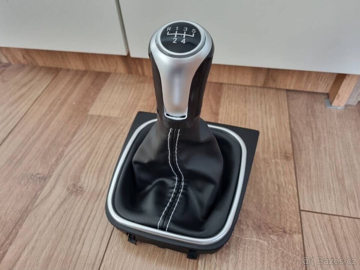 Kožená radaca páka s bilym šitím - 3