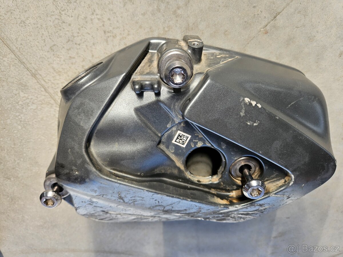 BMW R1250GS Adventure ventilové víko pravé - 3