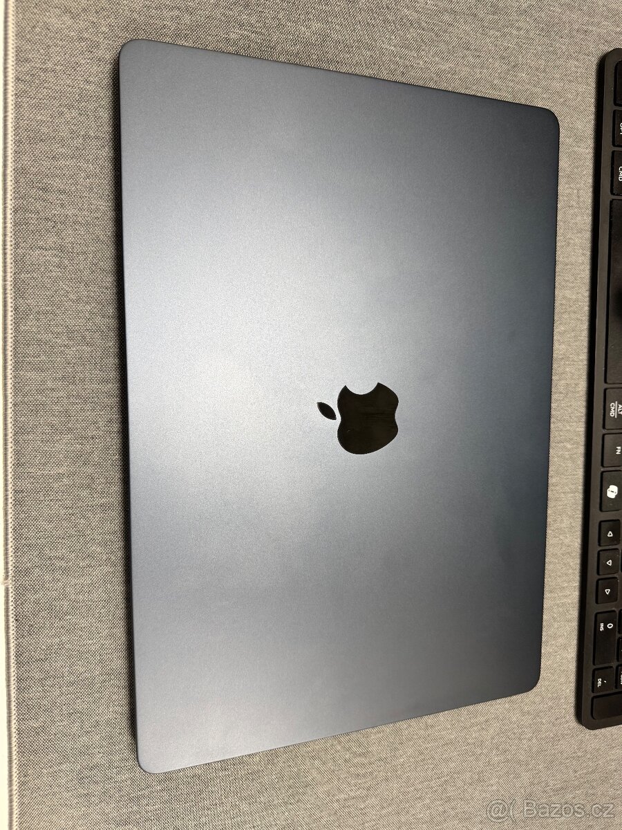 MacBook Air M4, 15" temně inkoustová, 10/10/256 GB/ 16GB - 3