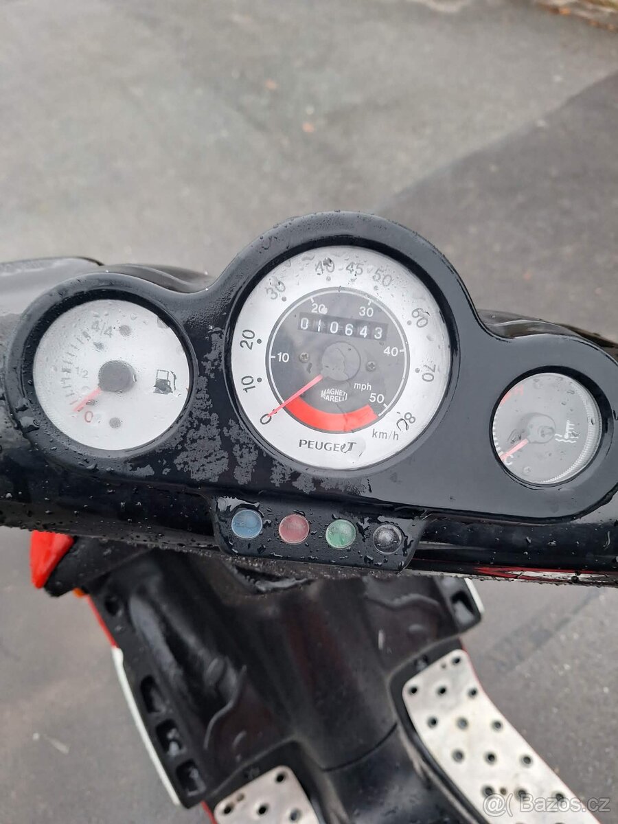 Prodám skutr Peugeot - 3