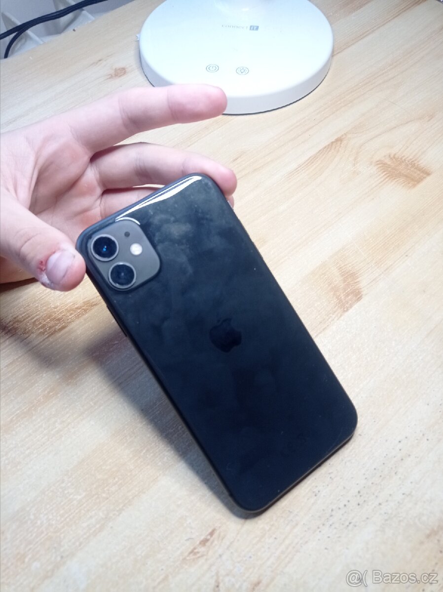 iPhone 11 (64GB) černý - 3