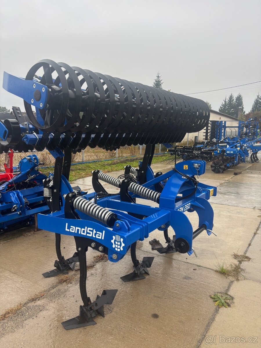 Hloubkový radličkový podmítač APN260 - 3