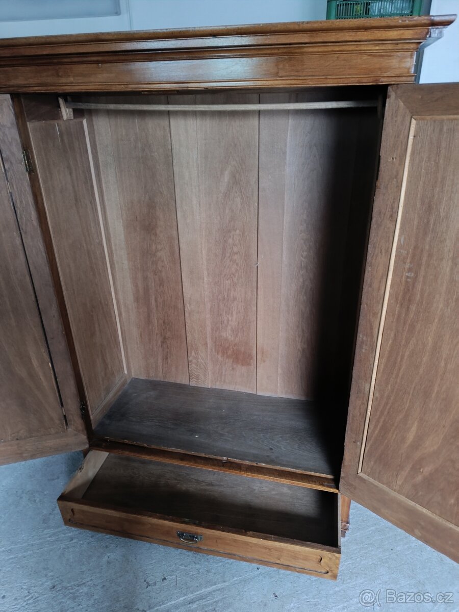 Starožitná skříň se zrcadlem - 3
