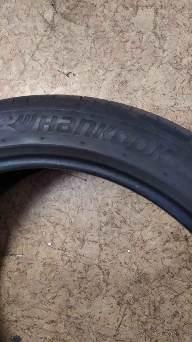 Letní pneu 285/40R22 - 3