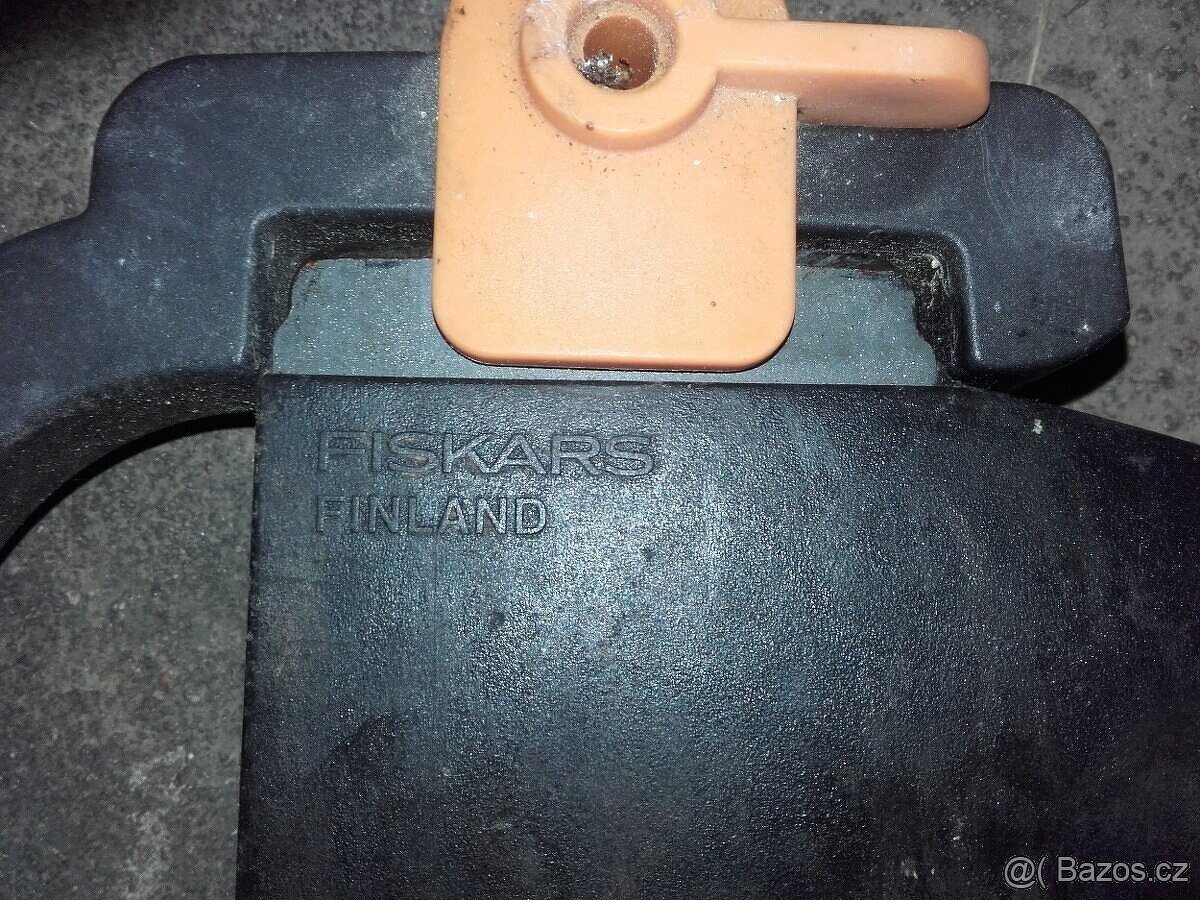 sekera fiskars X17 - 3