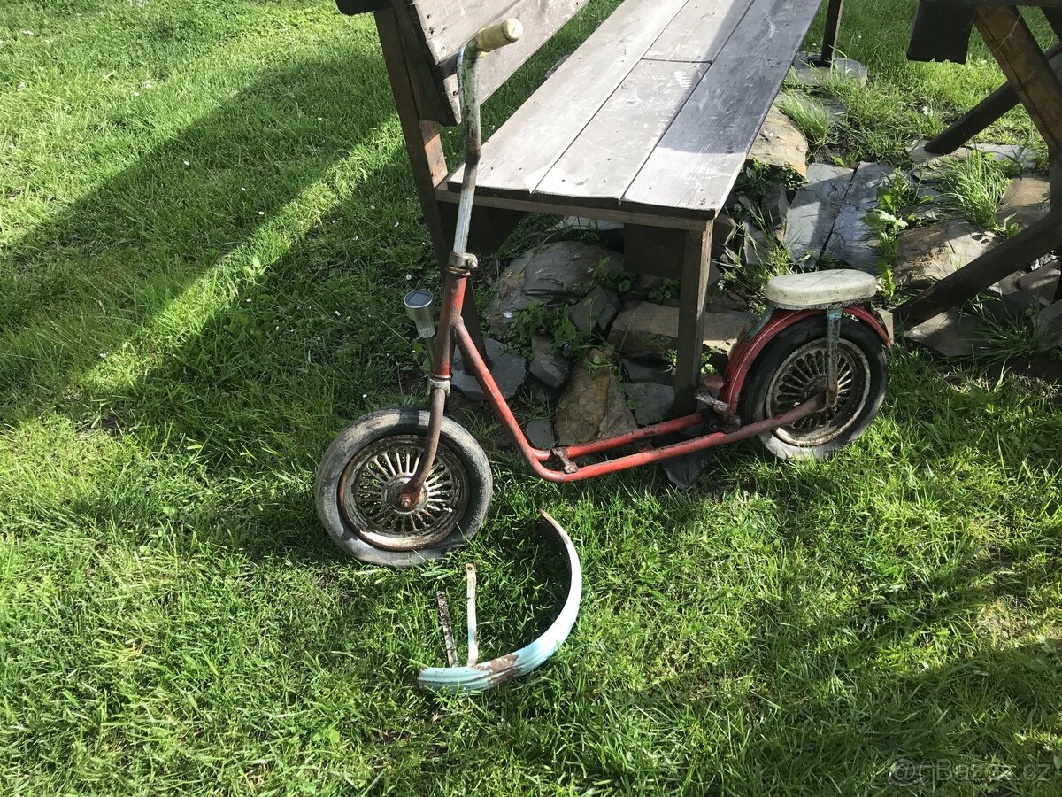 Retro kolobezka torzo - 3