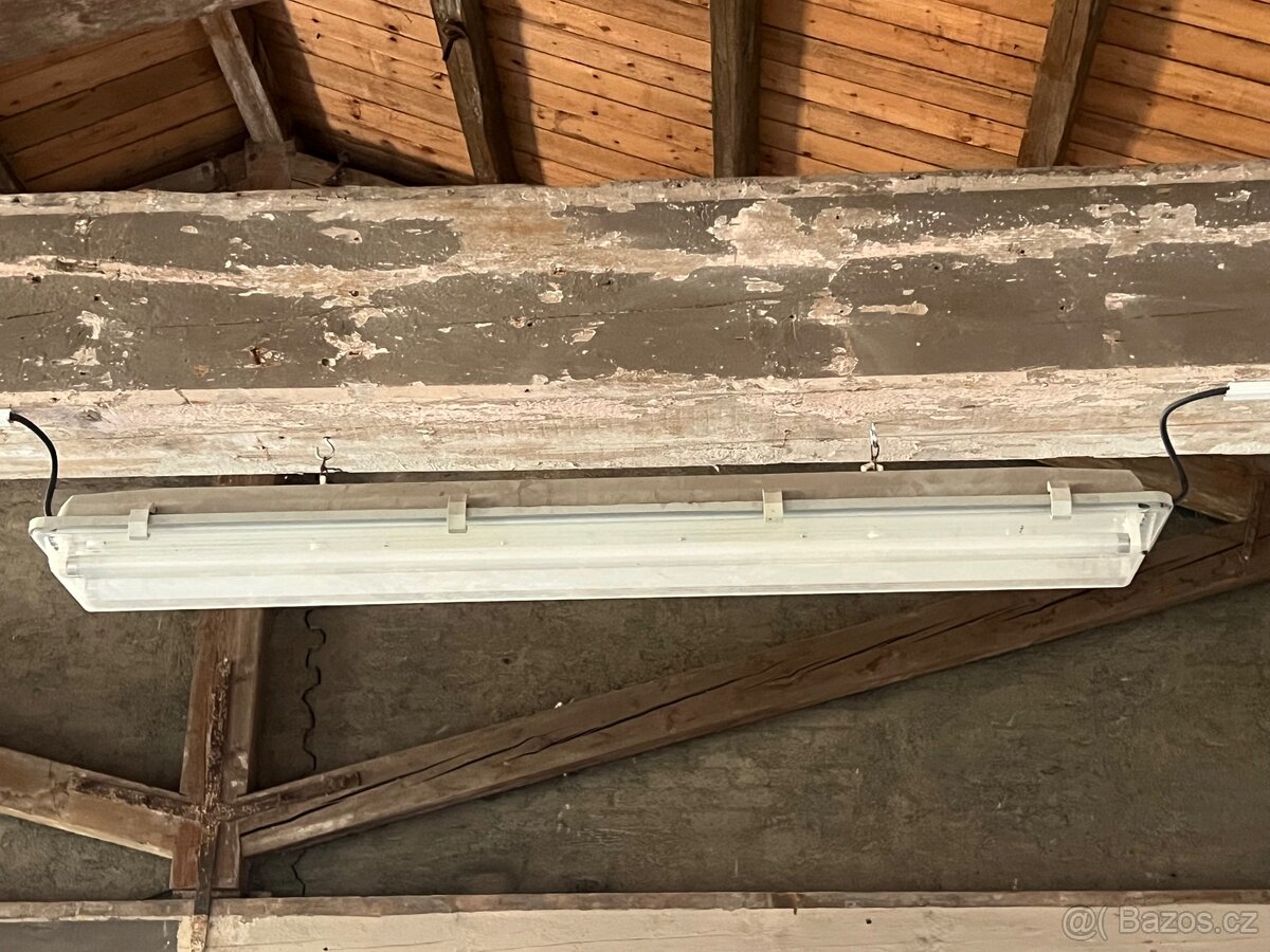 Světla zářivky - 3