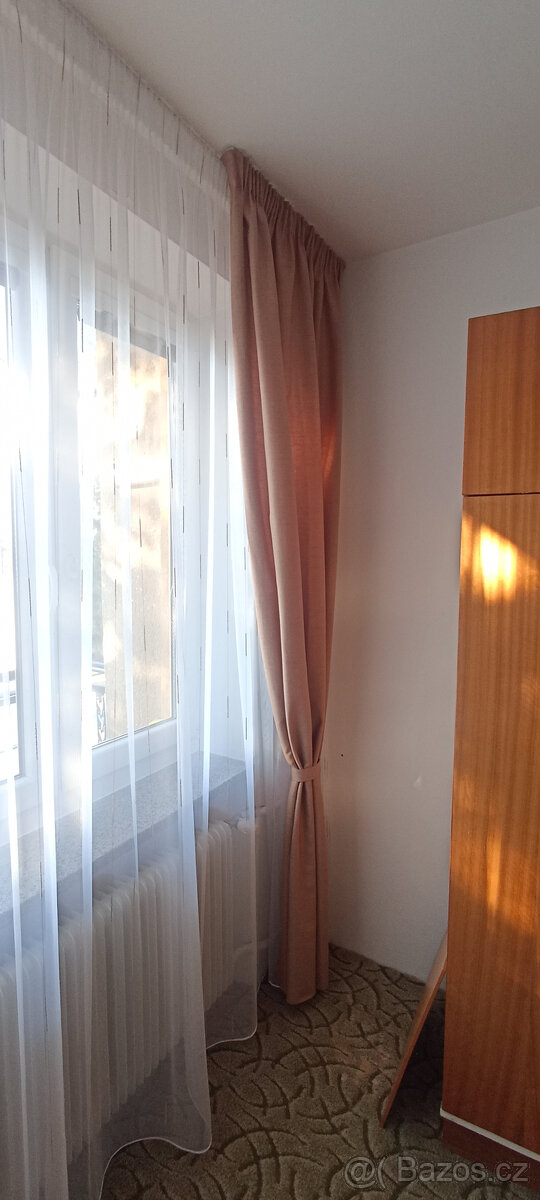 Záclony a kolejnicové garnyže - 3