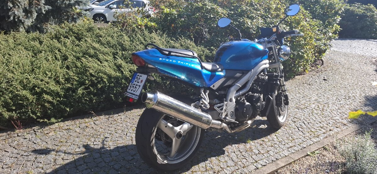 Triumph speed triple 955i - 3