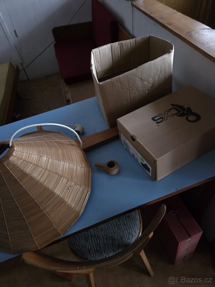 Starší vybavení chaty za odvoz - 3