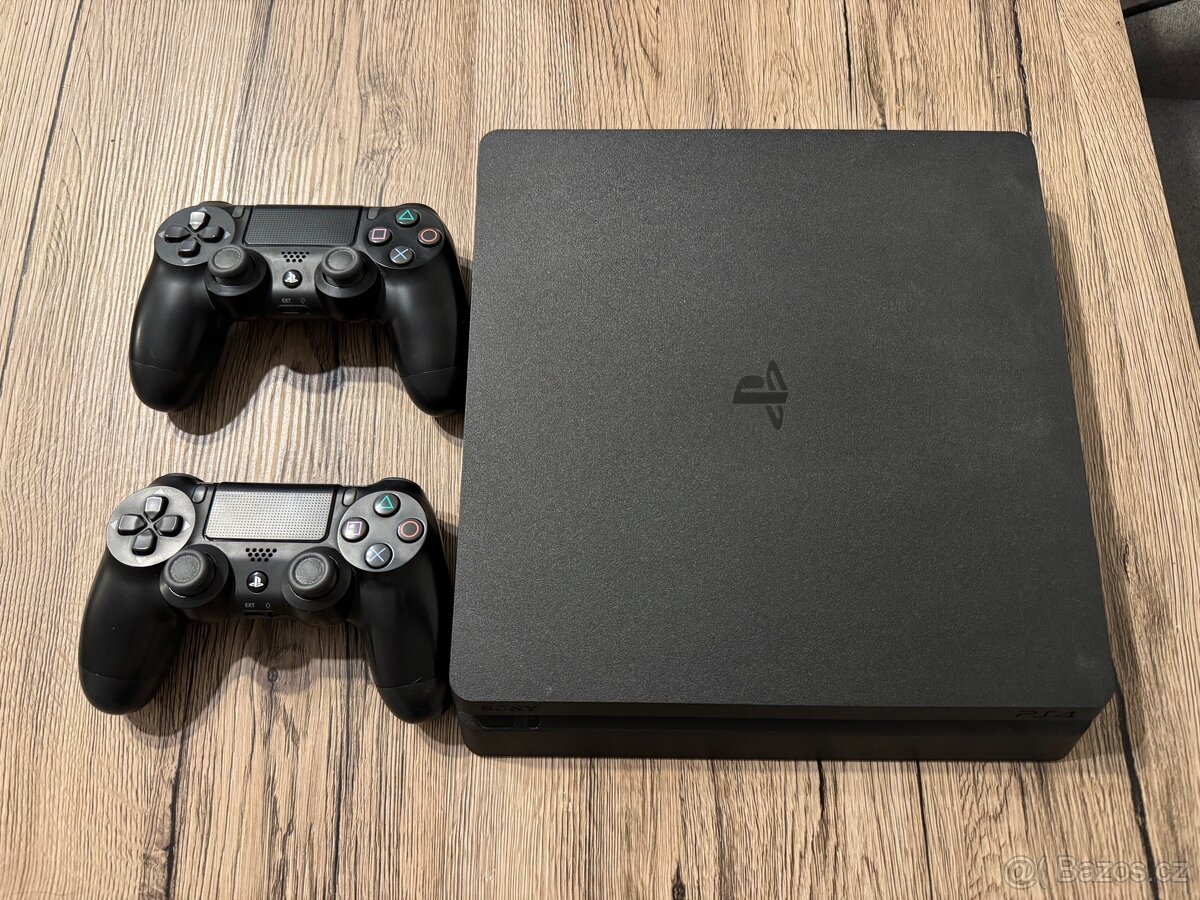 PlayStation 4 Slim 500 GB + 2 ovladače + FIFA 21 + krabice - 3