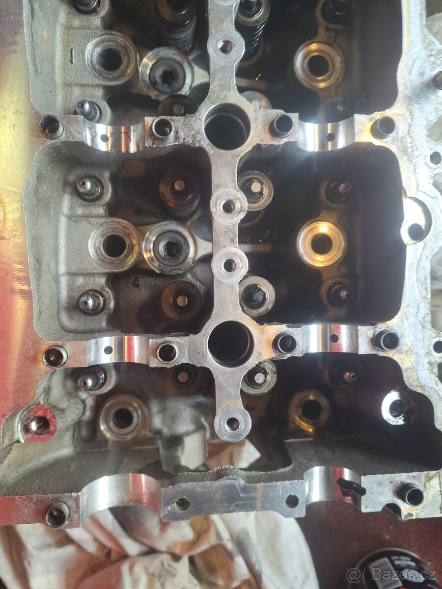 Hlava motoru - 3
