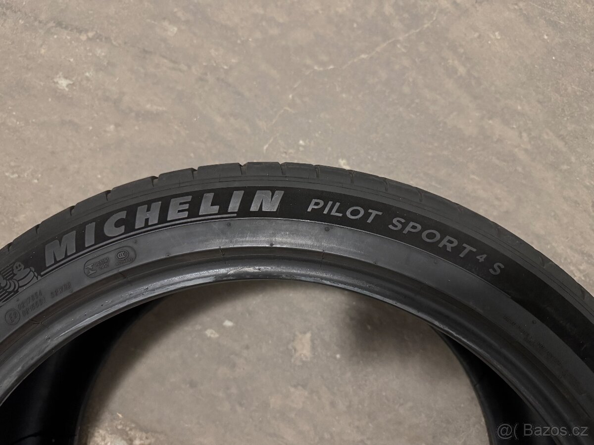 Michelin Pilot Sport S4 265/40/22 letní - 3