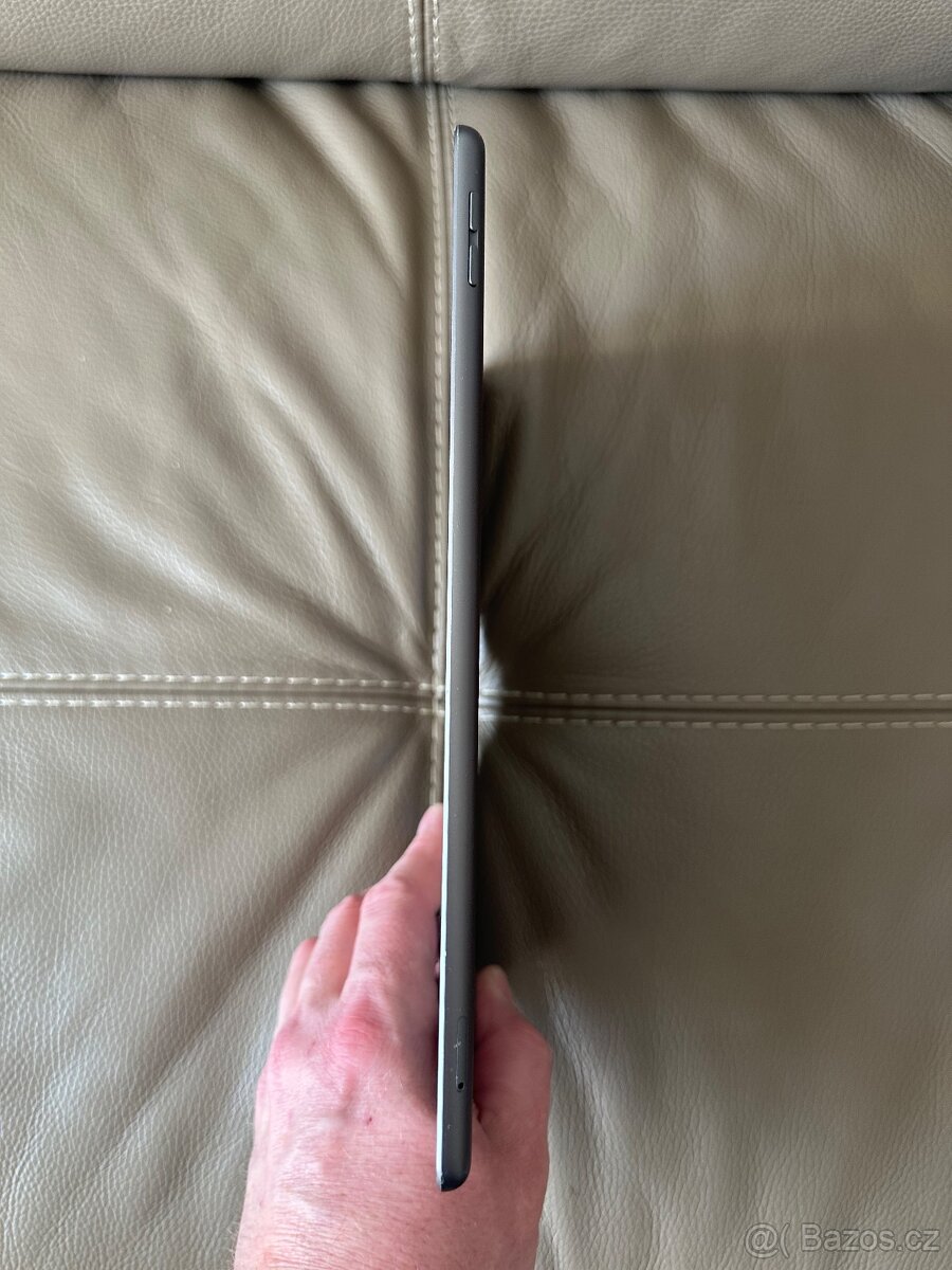 Apple iPad 7 128Gb WiFi+Cellular - 3