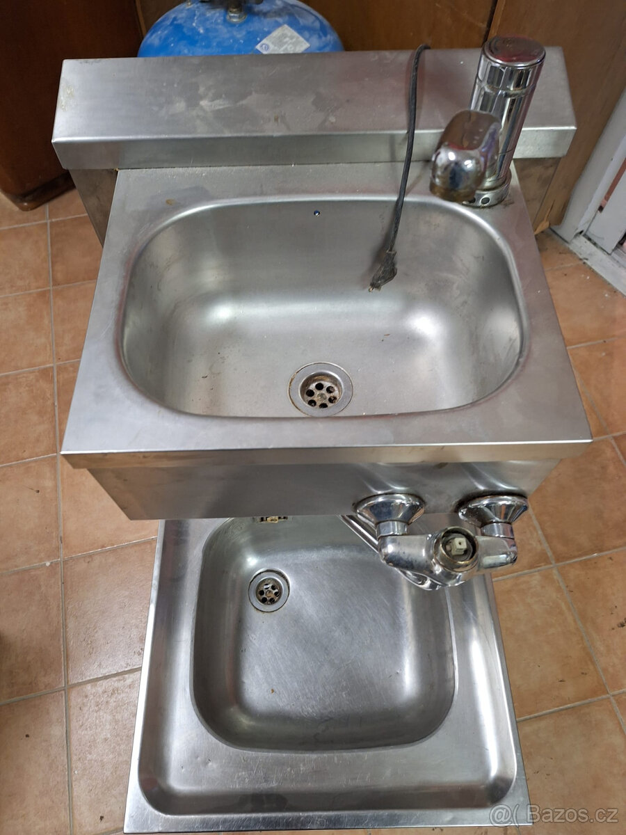 Nerezová profi výlevka s umyvadlem - 3