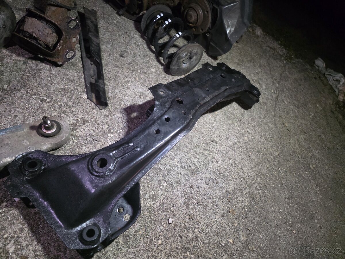 BMW E46 nápravy,ramena,těhlice,pružiny apod - 3