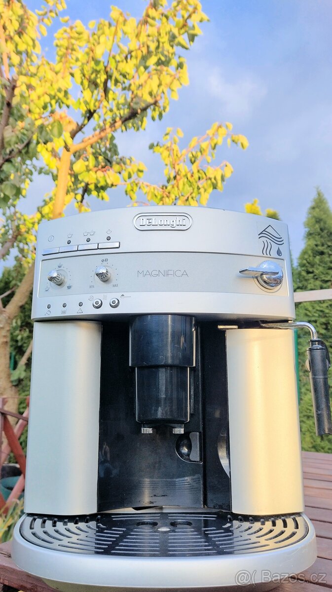 DeLonghi Magnifica 3200S Stříbr.-plnoautomat. Sleva 2900Kč - 3