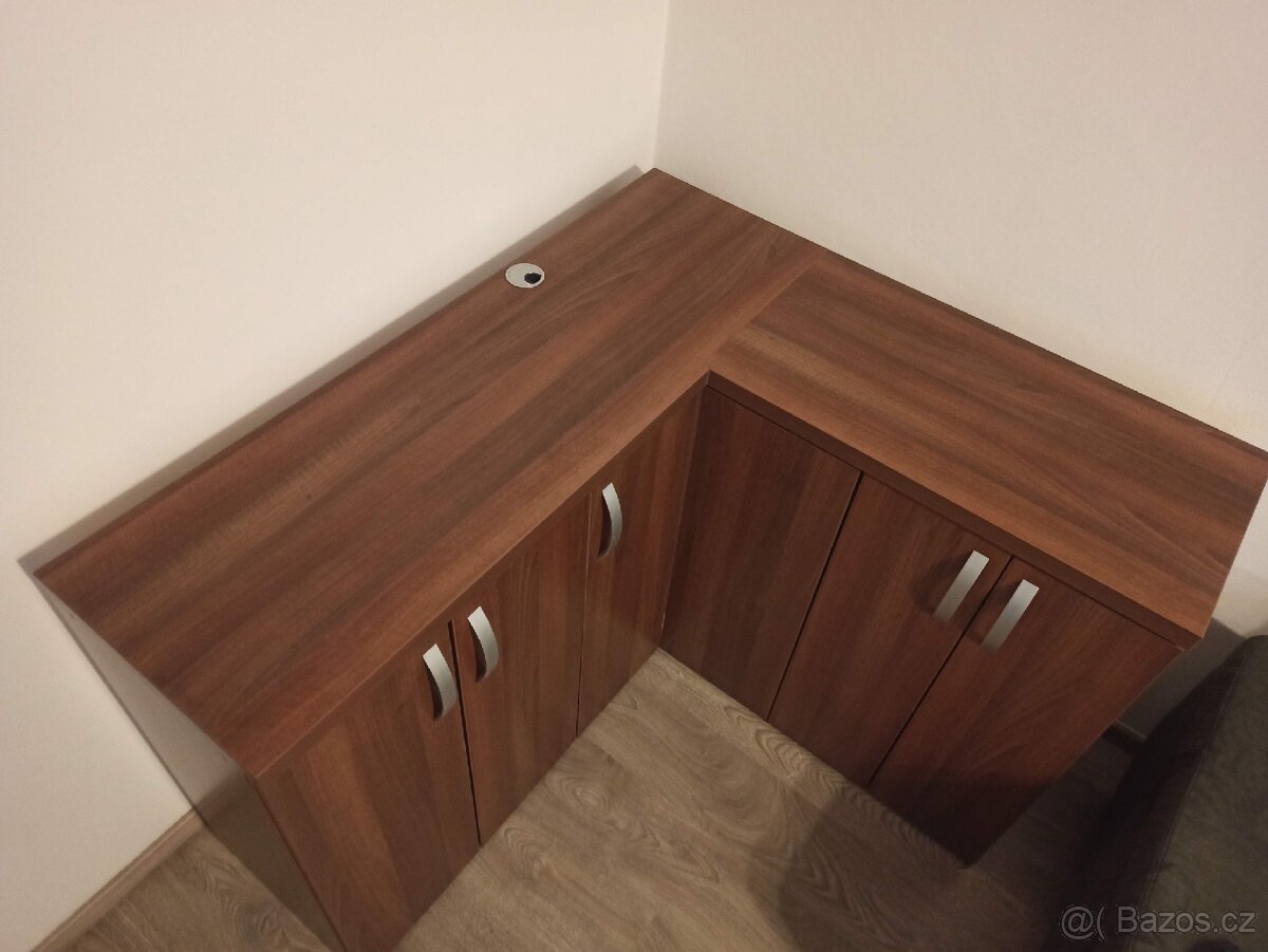 Rohová skříň - 3