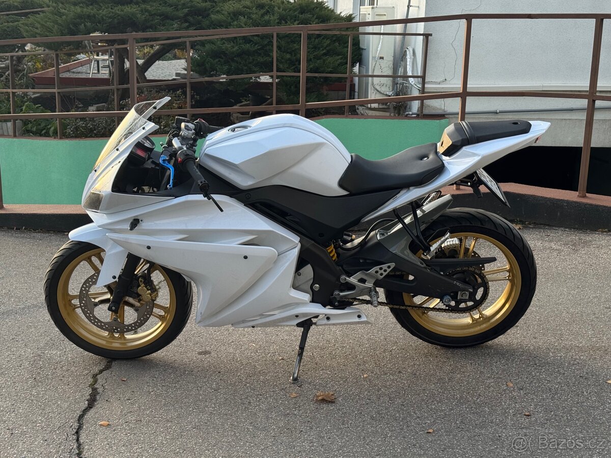 yamaha yzf r125 2010 - 3