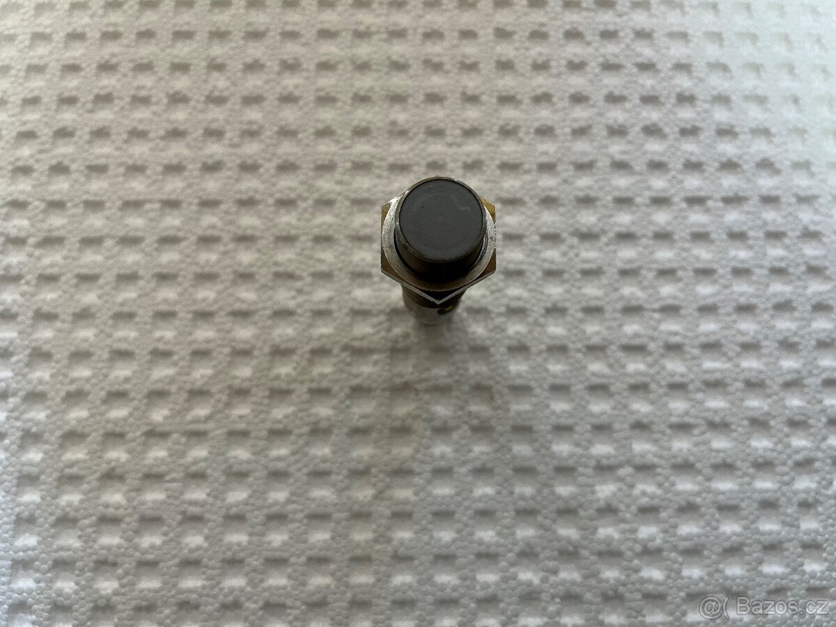 Baumer Kapacitní snímač 8mm PNP - 3