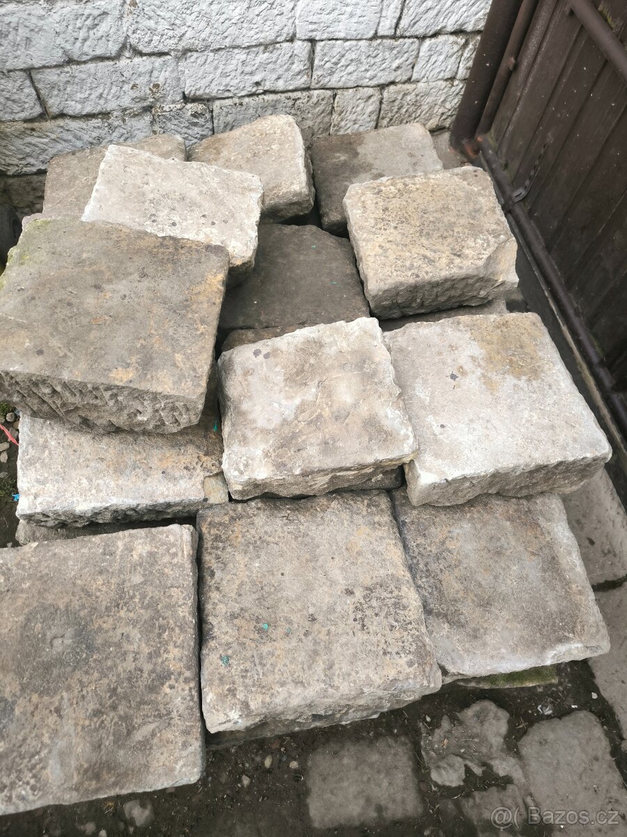 Pískovcová dlažba, šlapaky - 3
